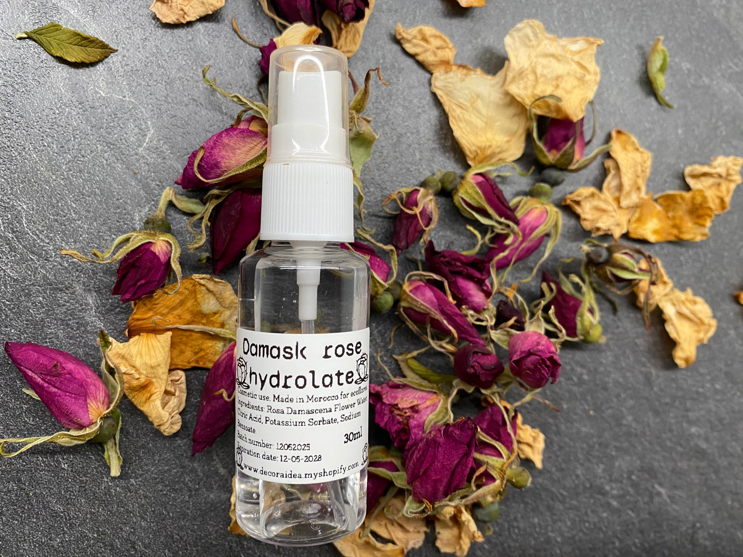 Hydrolat z róży damasceńskiej, naturalne kosmetyki DIY
