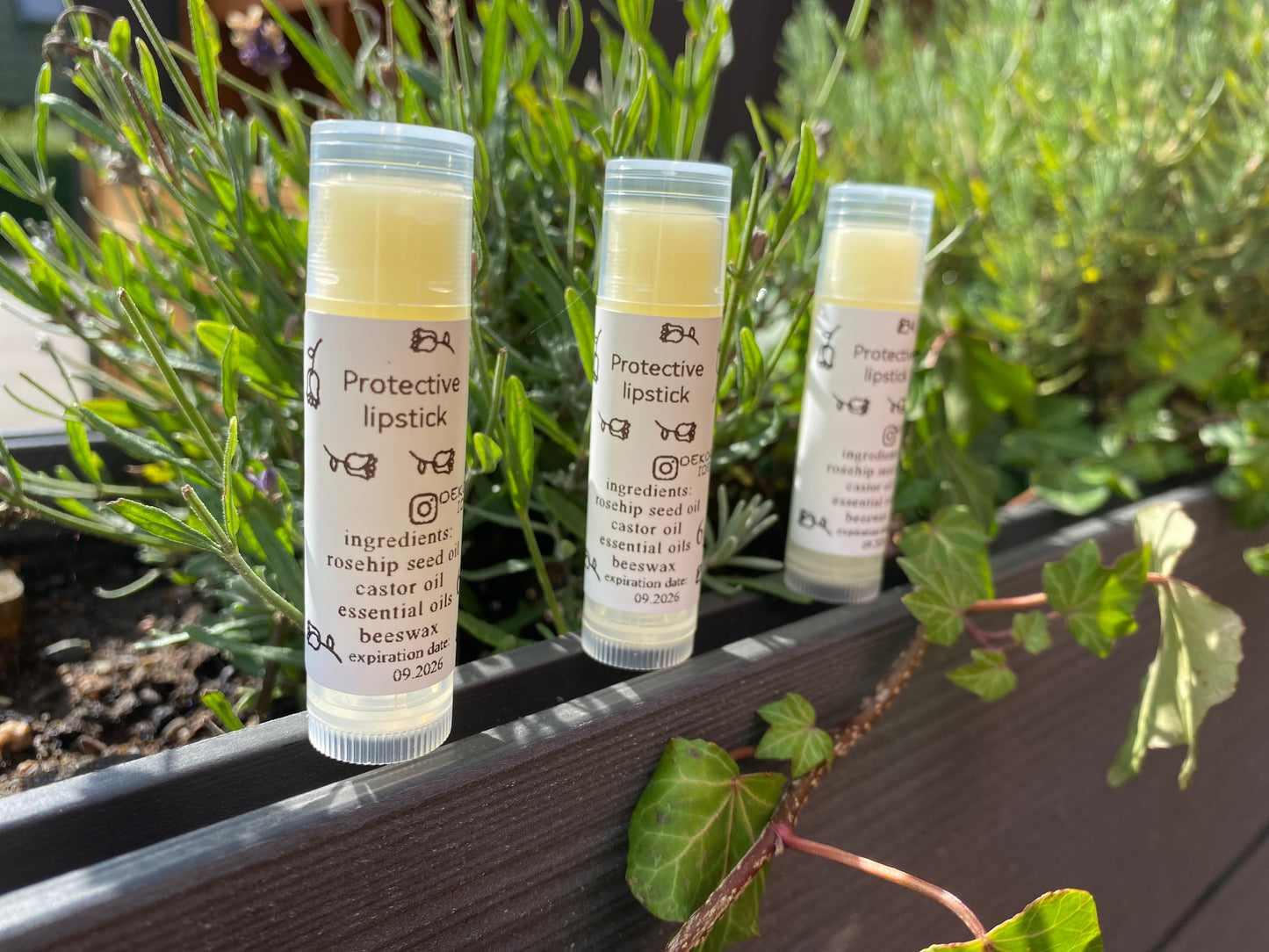 Naturalna pomadka do ust Dzika Róża & Ylang Ylang – ręcznie robiona