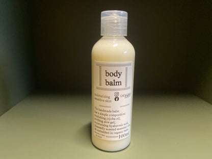 Naturalny Balsam do Ciała dla Skóry Wrażliwej z Olejem Jojoba, Żelem Aloesowym i Kwasem Hialuronowym