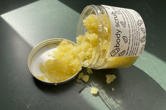 Peeling do ciała intensywnie nawilżający z solą z  Morza Martwego