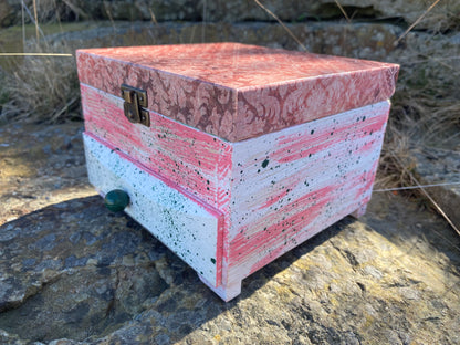 Drewniane, ręcznie zdobione pudełko na biżuterię, organizer na biżuterię, Shabby Chic decor