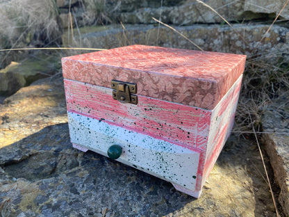 Drewniane, ręcznie zdobione pudełko na biżuterię, organizer na biżuterię, Shabby Chic decor