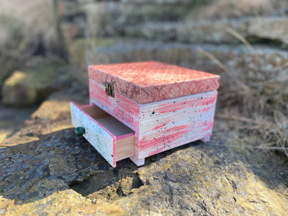 Drewniane, ręcznie zdobione pudełko na biżuterię, organizer na biżuterię, Shabby Chic decor